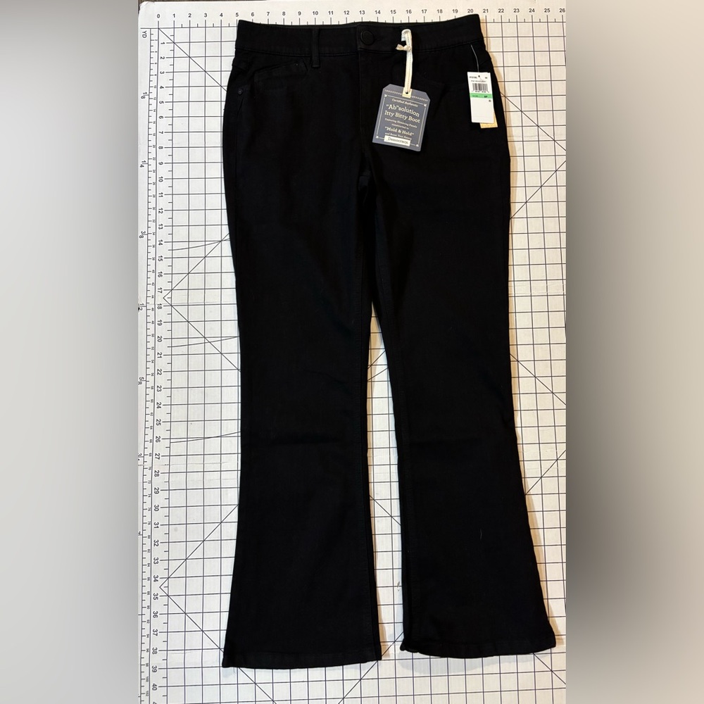 NWT Democracy Ab-solution Women’s Size 8P Black Itty Bitty Boot Cut Jeans